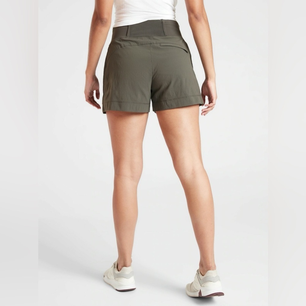 Athleta Trekkie North Short in Mountain Olive - Size 12 - Picture 6 of 9